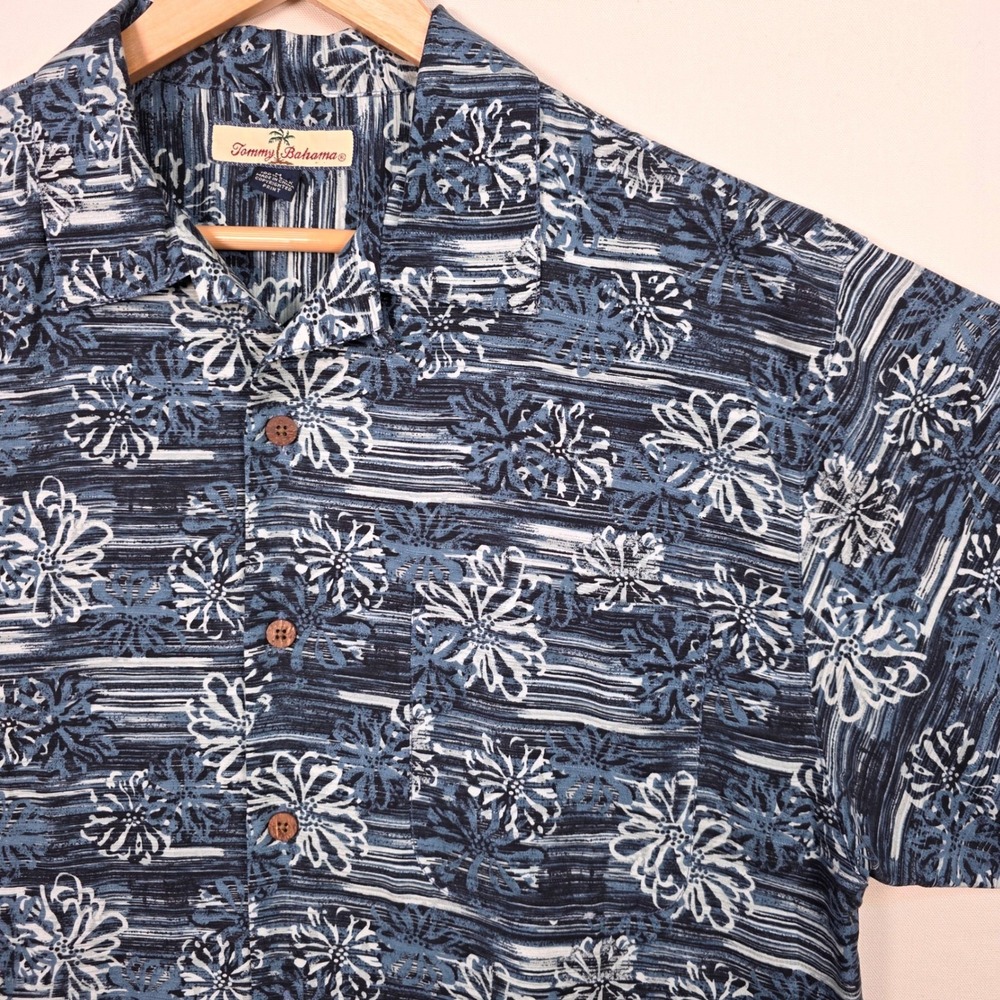 Tommy Bahama Silk Camp Shirt Mens‎ M Blue Floral Tropical Button Front
